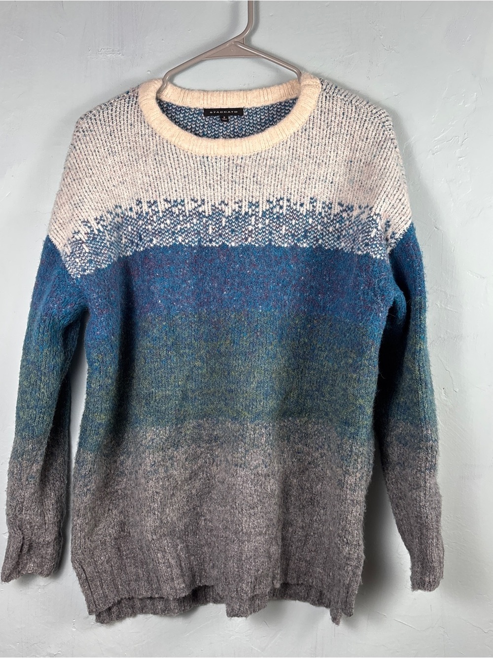 chic Ombre Crewneck Sweater in Cream, Blue & Gray